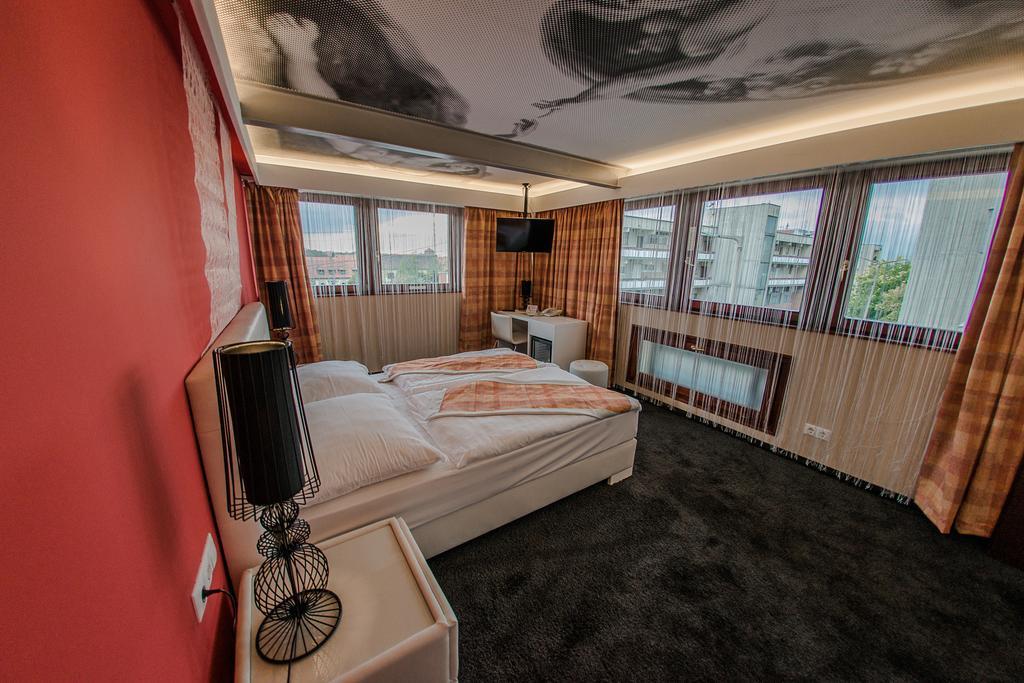 Hotel Kristály Imperial Tata Exteriér fotografie
