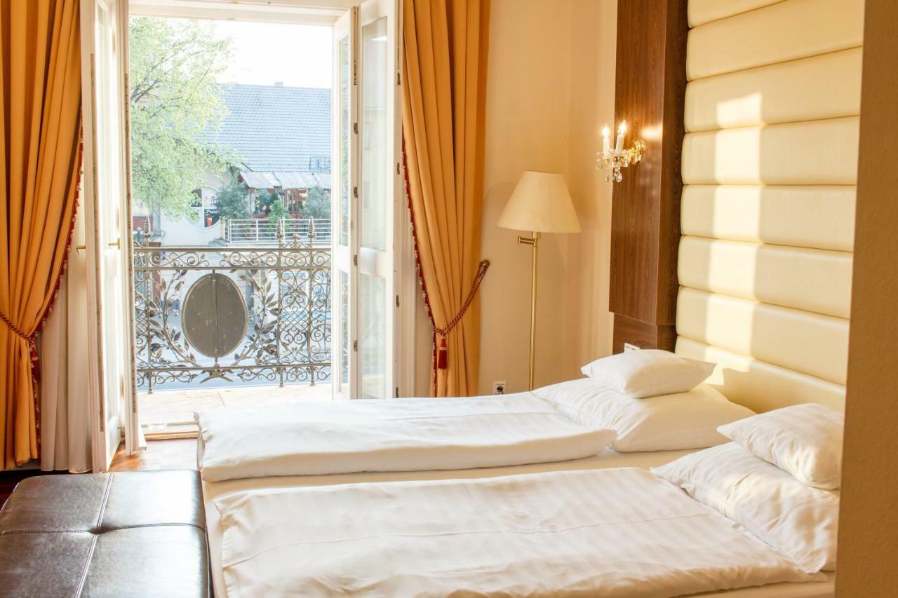 Hotel Kristály Imperial Tata Exteriér fotografie