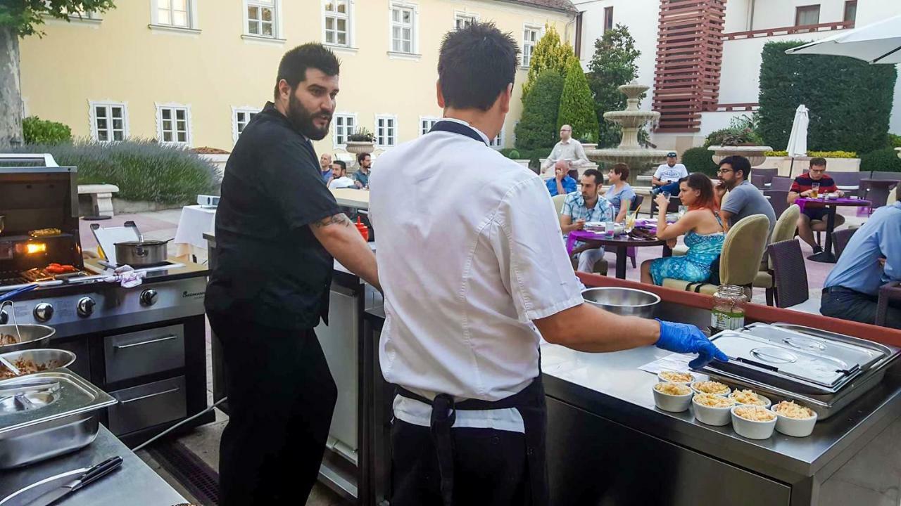 Hotel Kristály Imperial Tata Exteriér fotografie