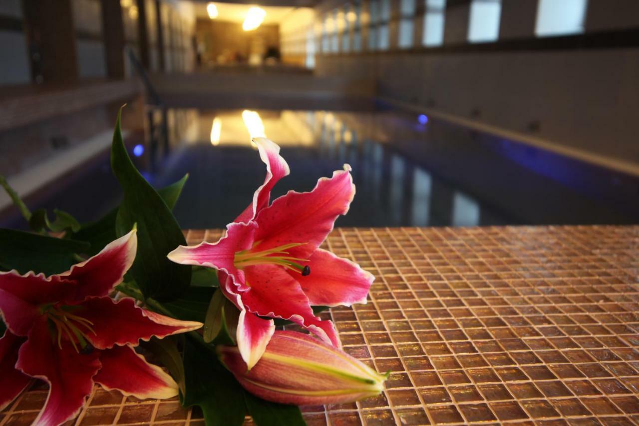 Hotel Kristály Imperial Tata Exteriér fotografie