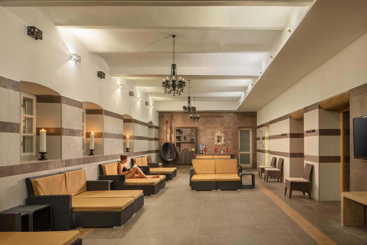 Hotel Kristály Imperial Tata Exteriér fotografie
